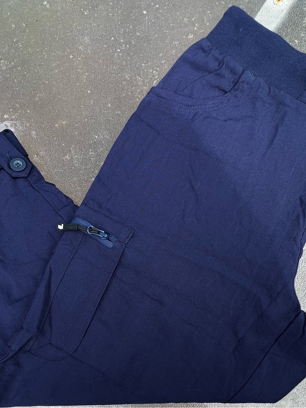 Women’s Navy Pull-On Capris with Zip Pocket. Size M.
